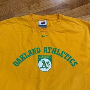 Nike Center Swoosh T-Shirt Oakland Athletics Mens XL Vintage Y2K Yellow MLB